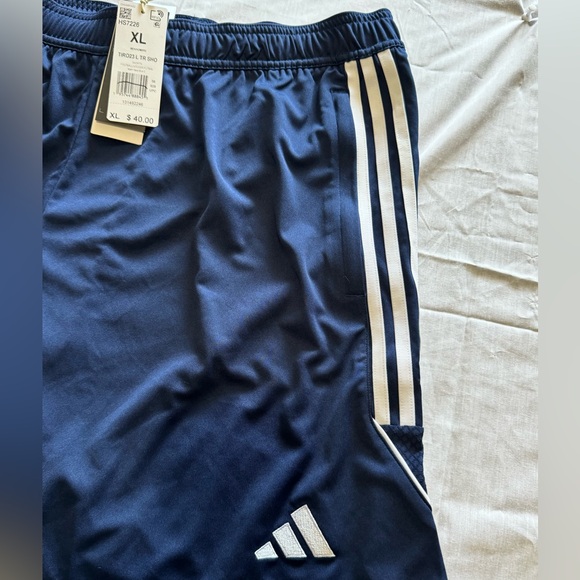 AEROREADY Training Shorts - Picture 2 of 6